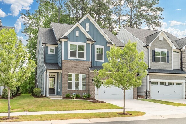 Building Photo - Stunning and spacious end-unit townhome in North Raleigh!