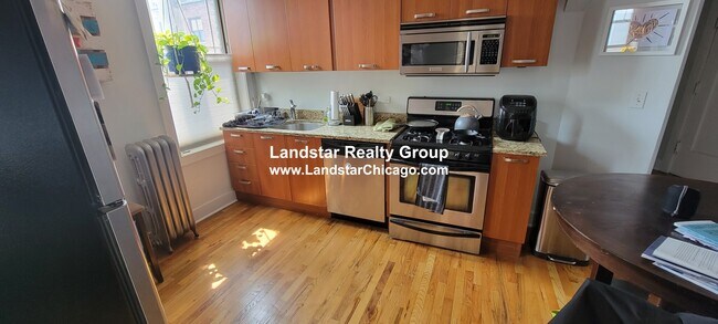 Photo - 4611 N Dover St Unidad 3N