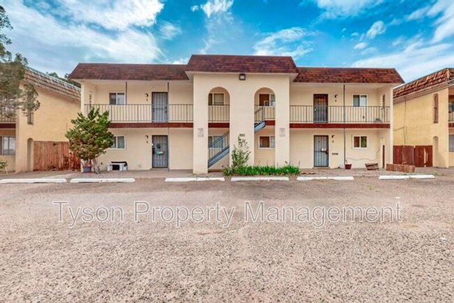 Building Photo - 1825 Mary Ellen St NE Unit #3 Rental