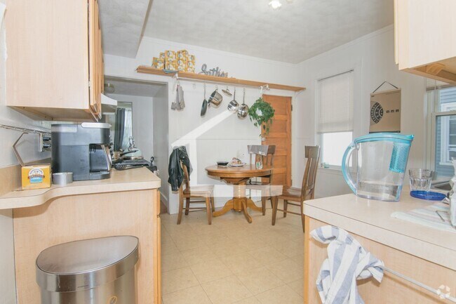Building Photo - Unique BU Apartment