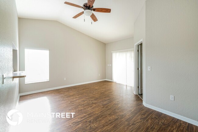 Photo - 2049 Country Manor St