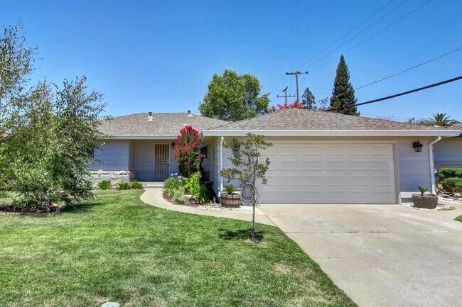 Remodeled 2 Bedroom 2 Bathroom Home with O... - Remodeled 2 Bedroom 2 Bathroom Home with O...