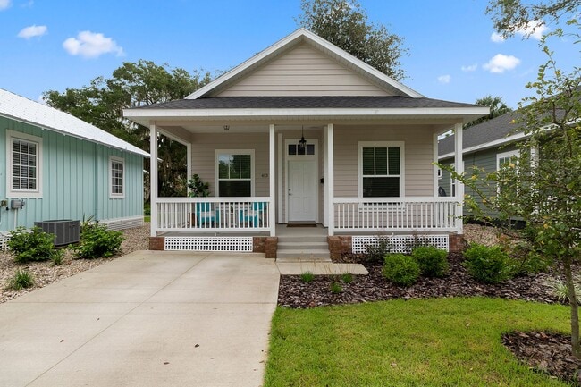 Building Photo - 3 Bed/ 2 Bath Home