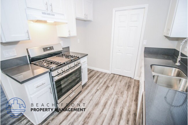 Photo - 7892 Holt Ave.