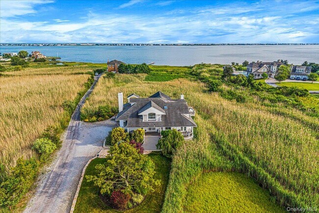 13 Bay Meadow Ln