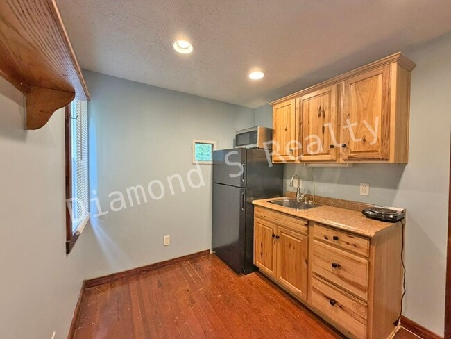 Photo - 1313 S Jefferson Ave Unit Studio