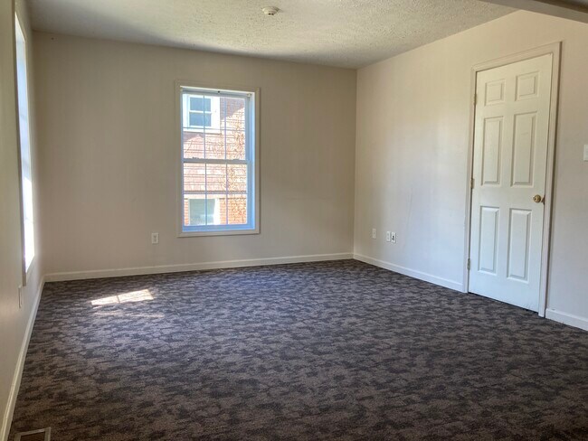 Photo - 667 Spruce St