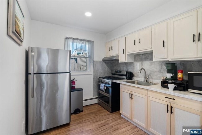 Photo - 401-403 Essex Street Unit A Unit A