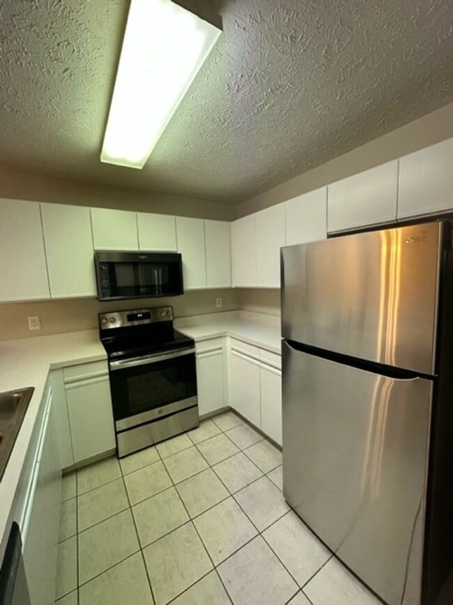 Photo - Lovely 2 Bed, 2 Bath Condo in Karen Lakes