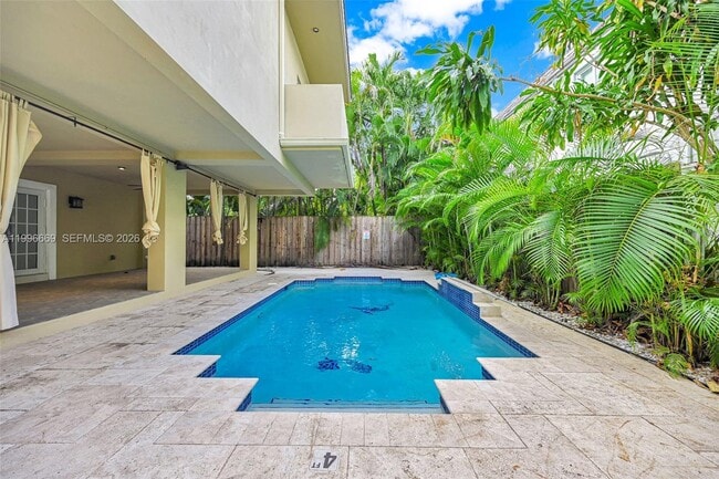 Photo - 3040 Lucaya St