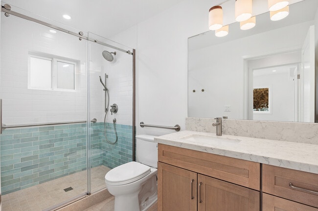 lower bathroom - 1610 Charro St