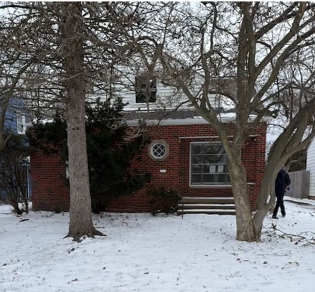Building Photo - Single Family Home 6 beds 2.5 bath For Rent