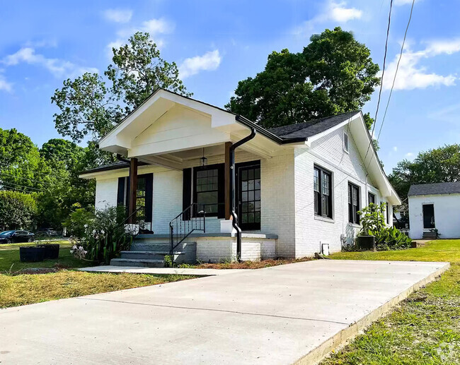 Building Photo - 1042 N Royal Ave Rental