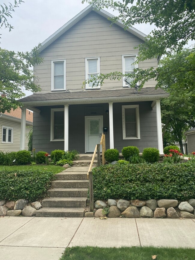 Photo - 1808 Thompson St Apartments