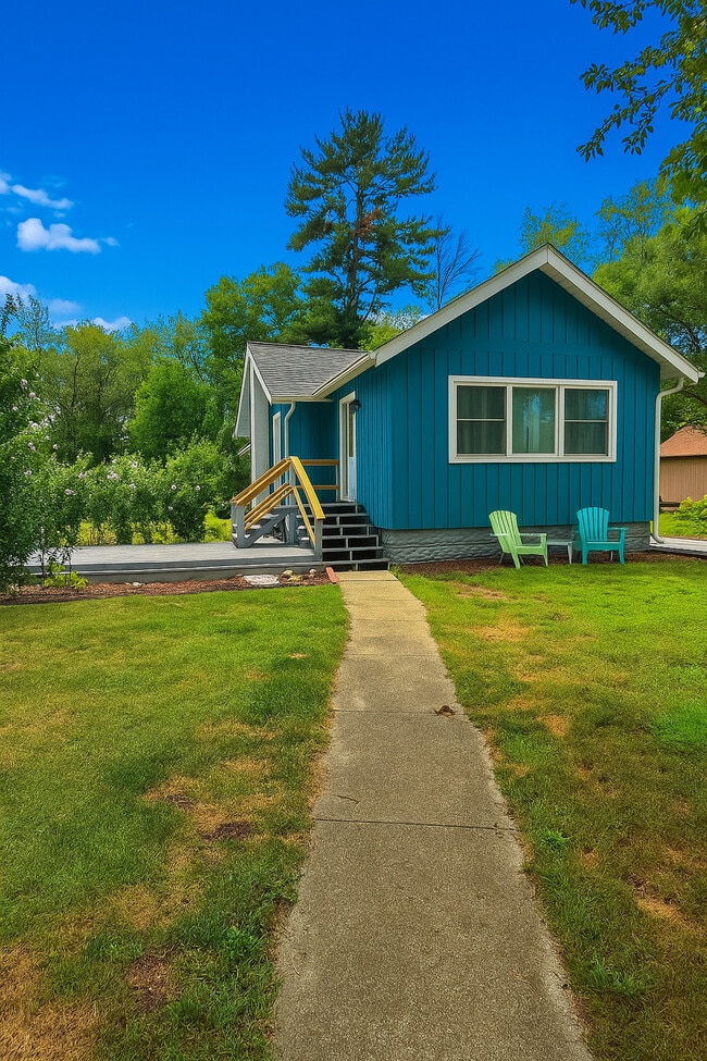 Building Photo - 321 Lakeside Dr Unit ID1328990P