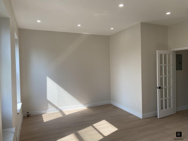 Photo - 76 4th Ave