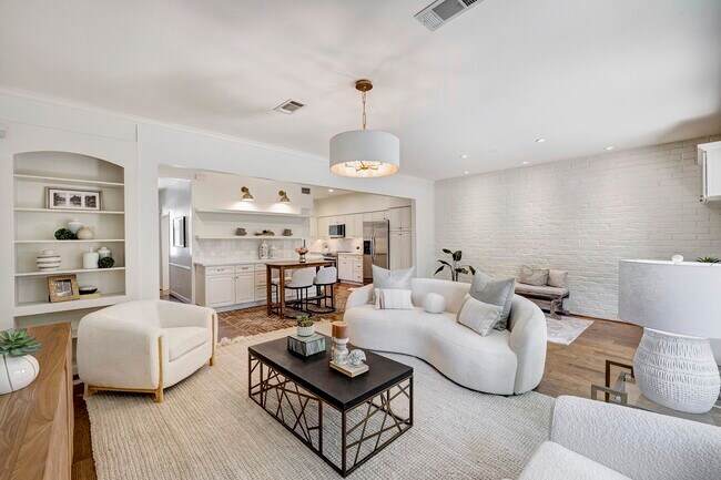 Photo - 3815 Wakeforest St