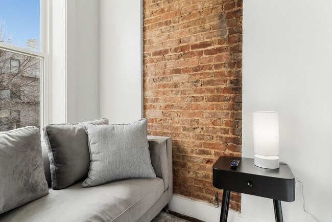 Building Photo - 716 Madison St Unit ID1466836P