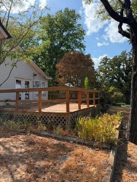 7000 Briar Rd
