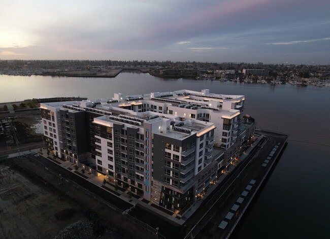 Portico Waterfront - Portico Waterfront Apartments