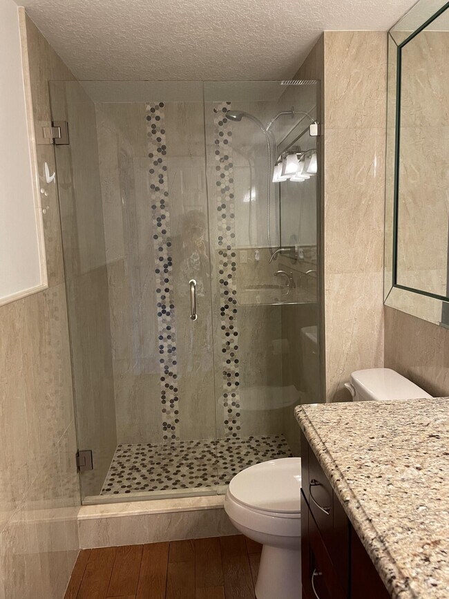 Photo - 101 Wellington L