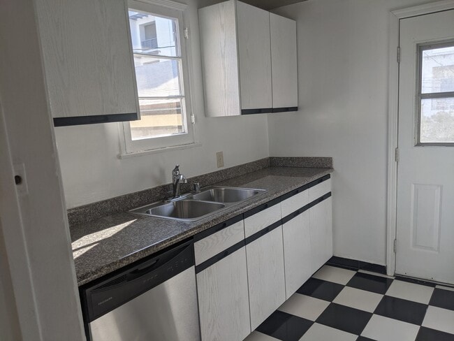 Photo - 451 N Oakhurst Dr
