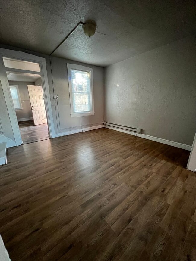 Photo - Remodeled 2BR house with courtyard