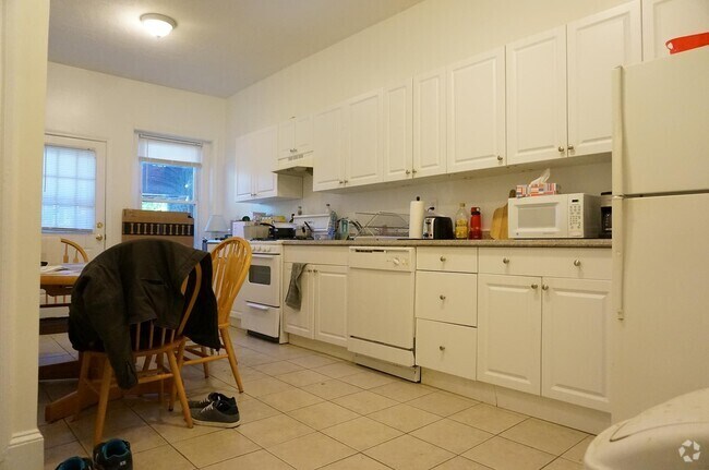 Building Photo - 71 Brighton Ave Unit 1 Rental