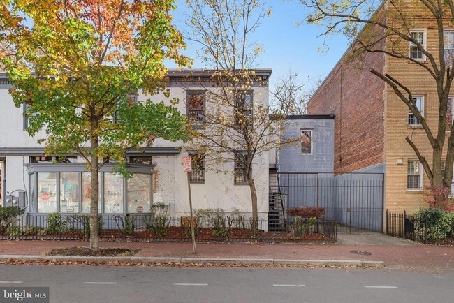 Building Photo - 721 D St NE Rental