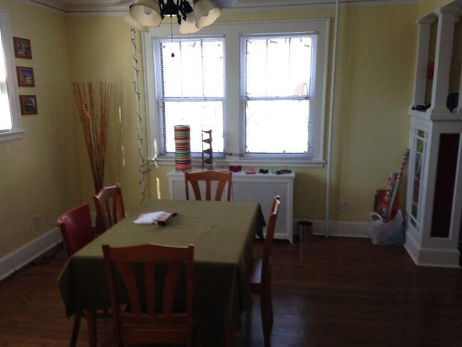 Dining room - 1820 Pleasant St Unit 1