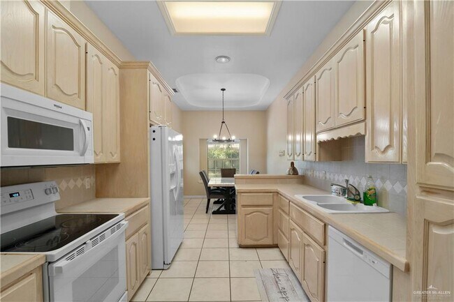 Photo - 19 San Roman St