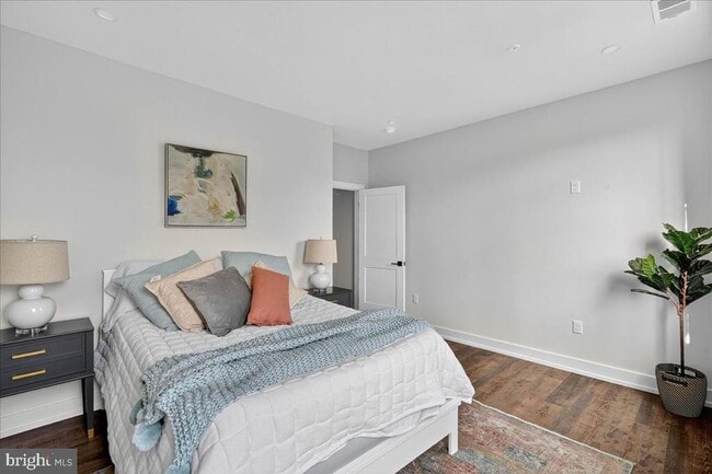 Photo - 427 ASHA Way