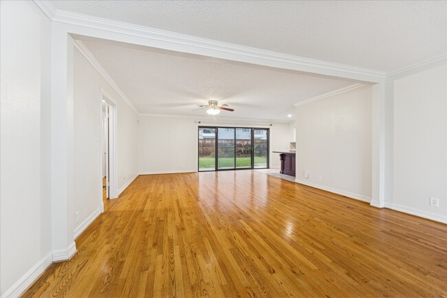 Photo - 1807 Locksford St