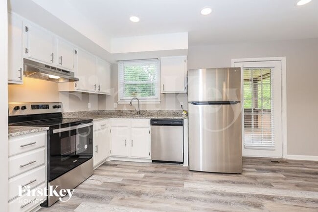 Photo - 704 Berkshire Dr