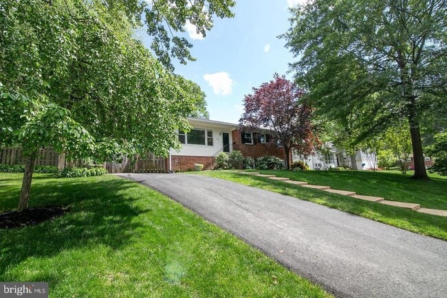 Building Photo - 8411 Morey Ln