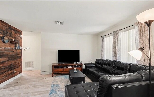 Photo - 2184 Dordon Dr