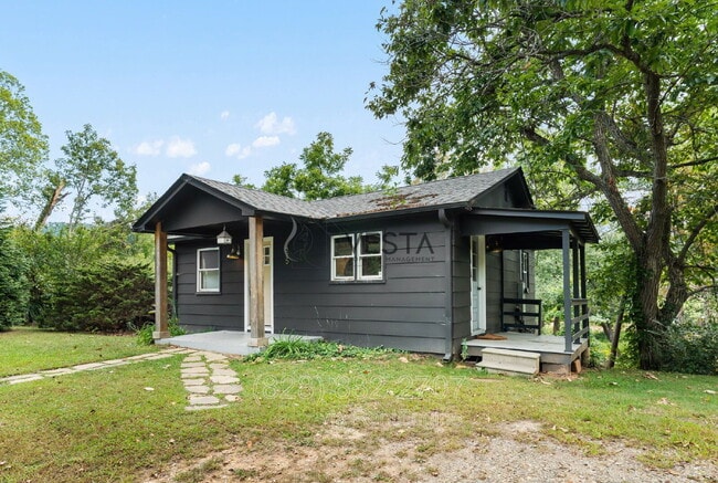 Building Photo - 435 Reems Creek Rd