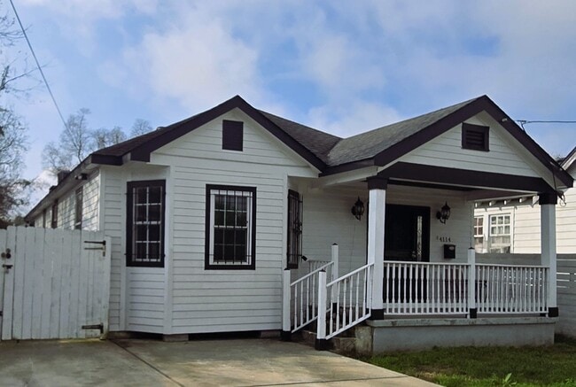 Building Photo - 4114 N Robertson St