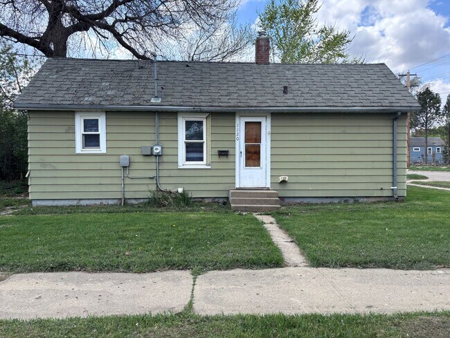 Building Photo - House- NE Unit 1