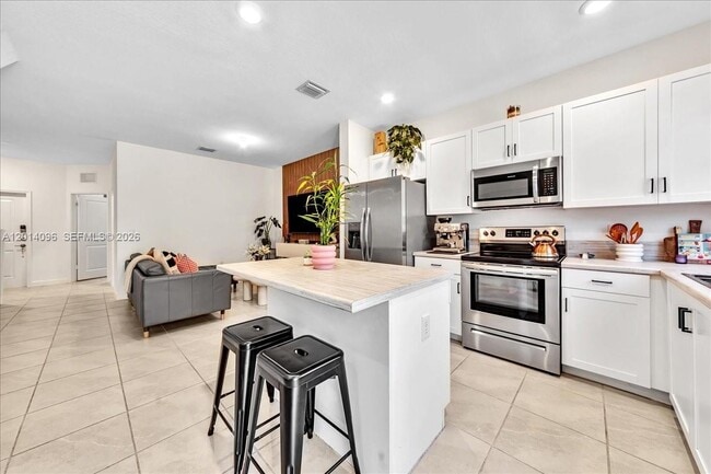 Photo - 21059 NE 8th Ave