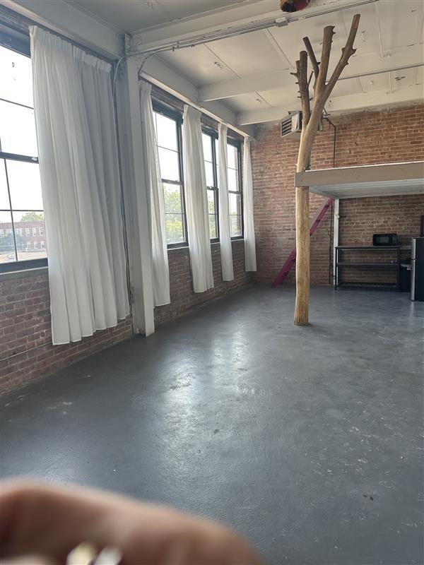 Photo - 10k sqft LiveWork Space w Green/White Screen