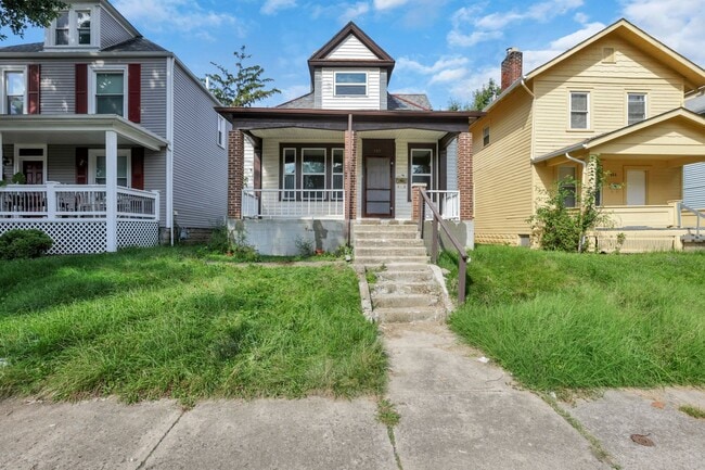 157 S Eureka Ave