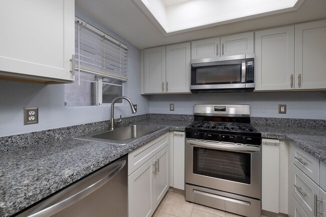 Photo - Gated First Floow Summerlin Condo - 2 Bedr...