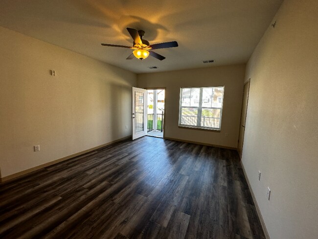 Photo - 3036 Triumph Dr Unidad 105