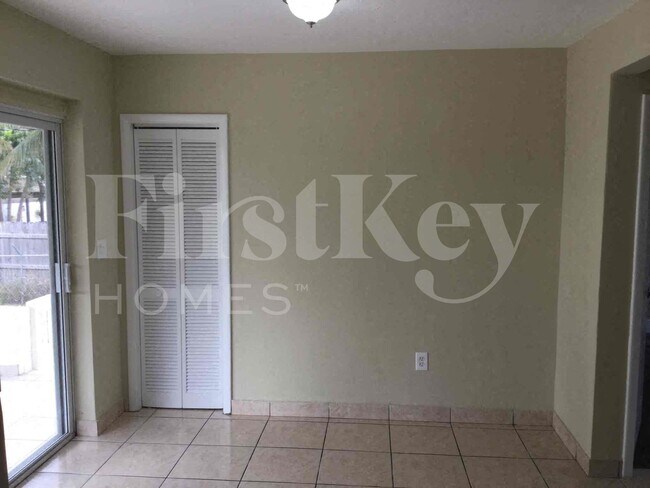 Photo - 18000 NW 6th Ct