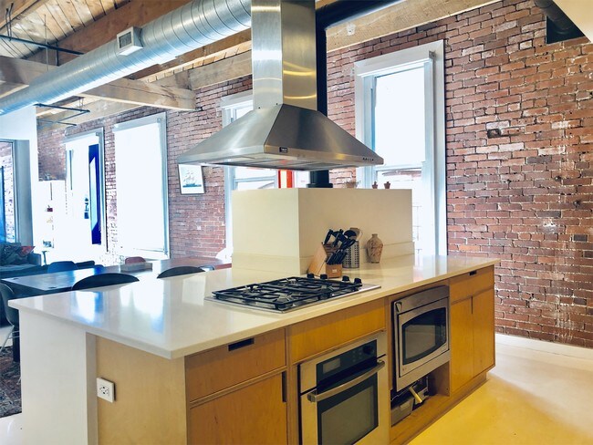 Photo - 1803 Wyandotte St