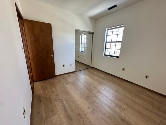 Photo - 1747 E 2nd St Unit 1