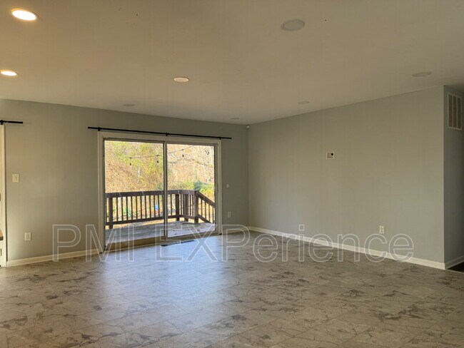 Photo - 13417 Queens Ln