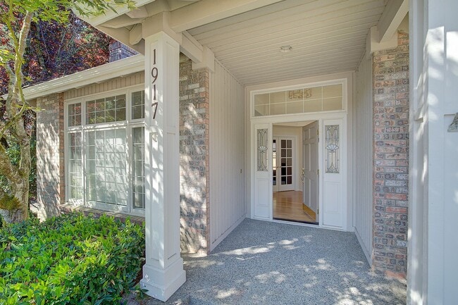 Photo - 4bd/2.5ba Sammamish House
