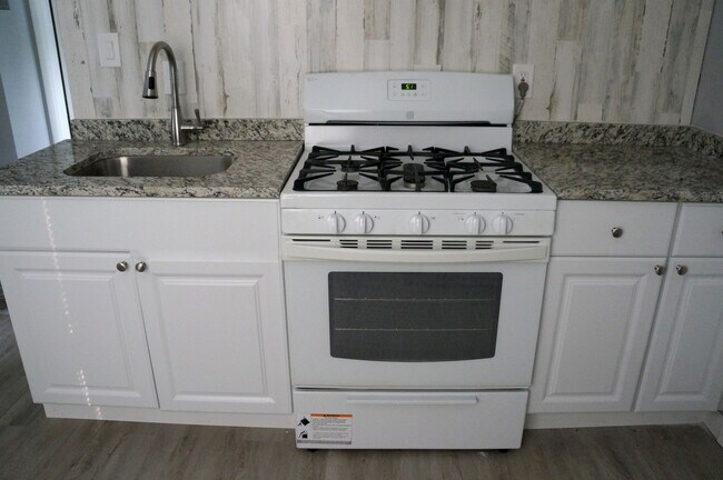 Photo - 8502 Orchard Ave